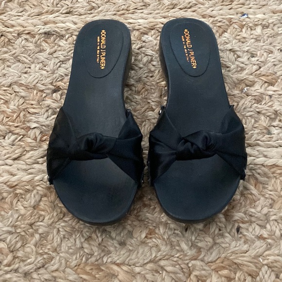 Donald Pliner Black Slides - Picture 1 of 6